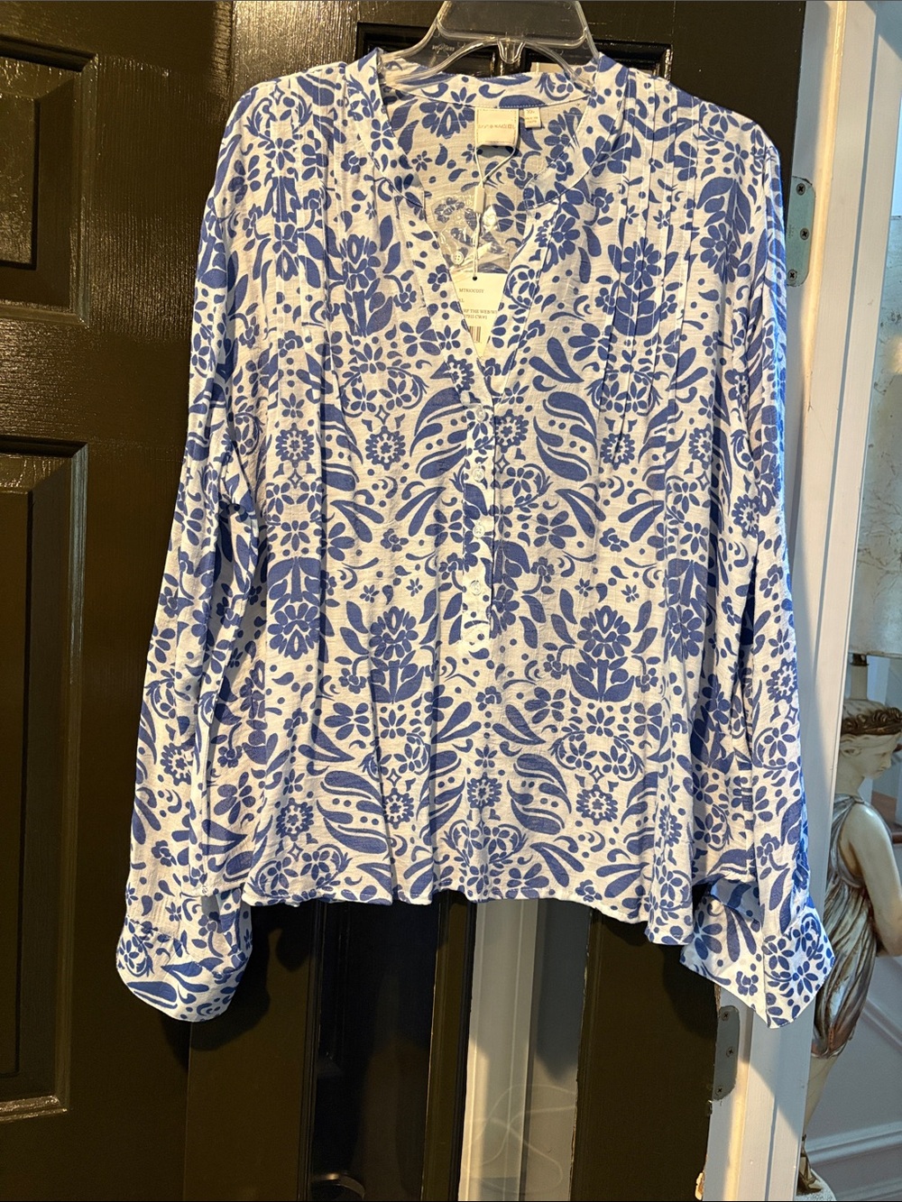 Zac & Rachel Blue and White Floral Button-Down Shirt